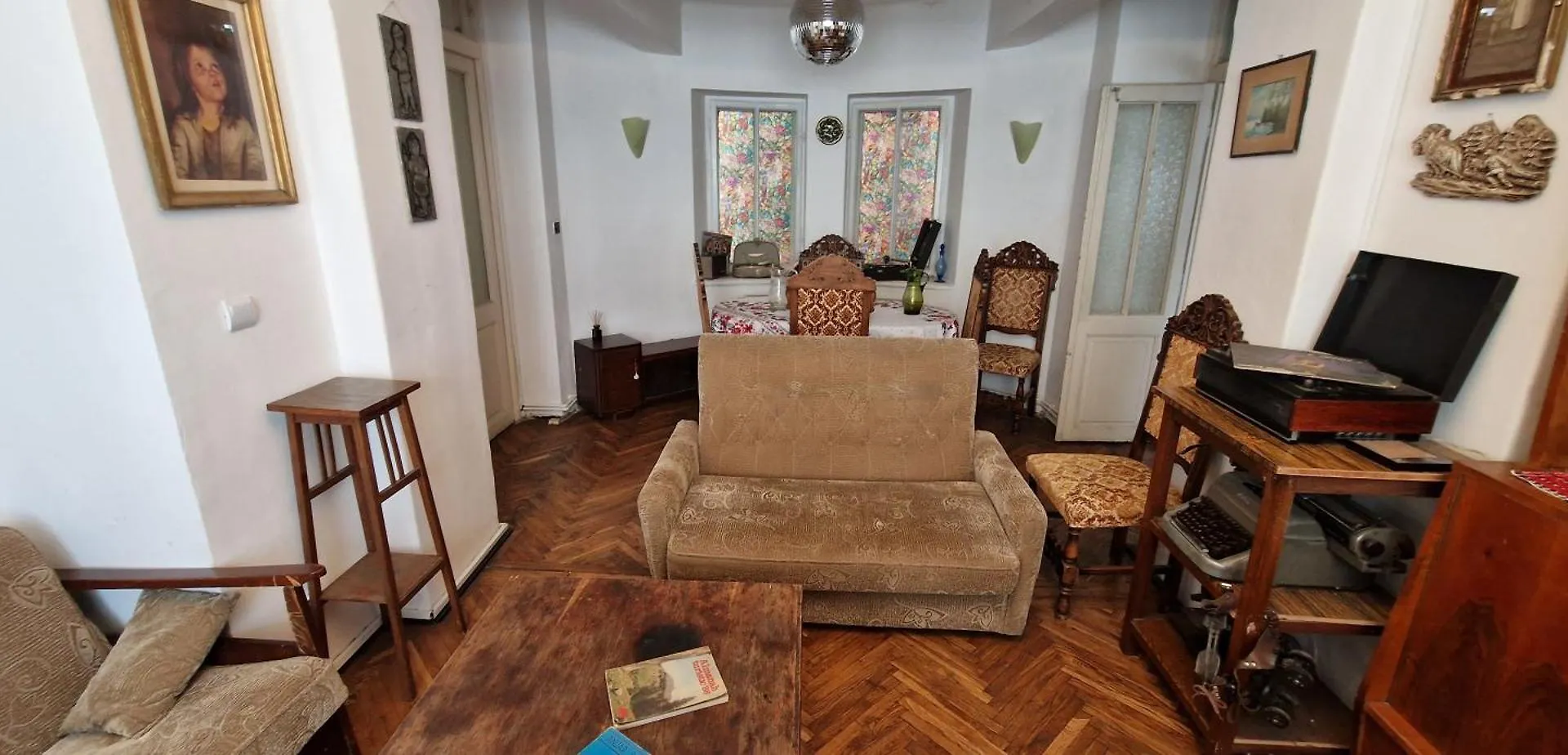 Domum - The Comunist Apartment Bucharest