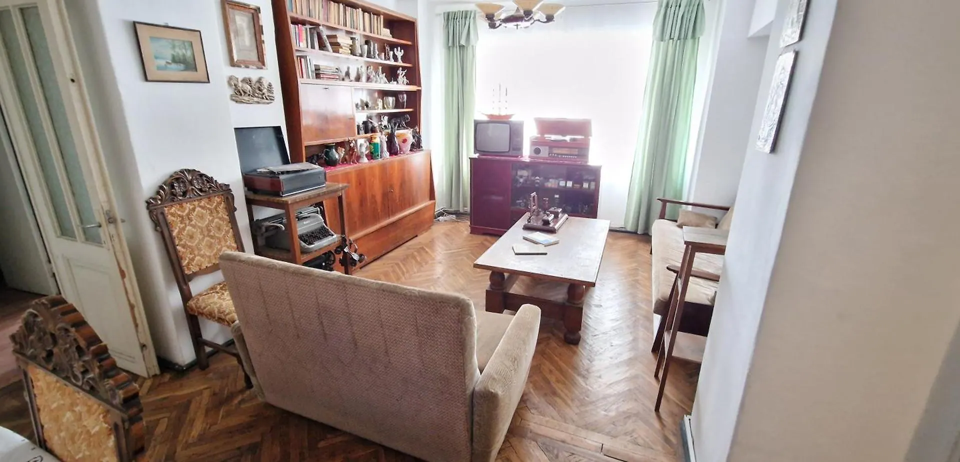 Domum - The Comunist Apartment Bucharest